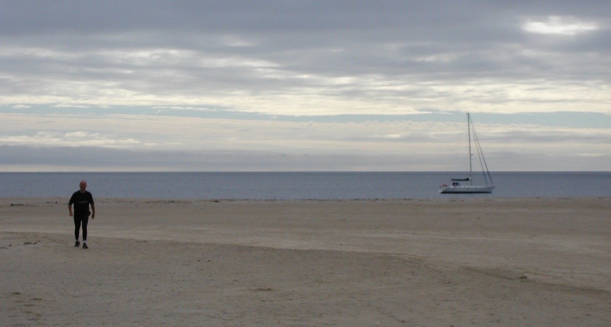 MIngulat beach yacht anchored